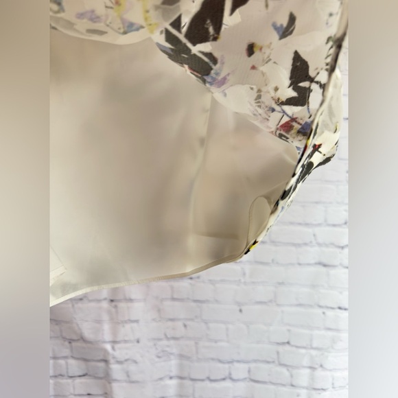 Elizabeth and James Floral Crop Tank size Medium- like new! - Picture 5 of 13